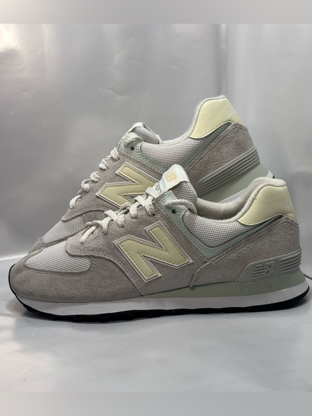 New Balance 574v2 Women’s Size 9 Sneakers Nimbus Cloud Summer Fog WL574VL2